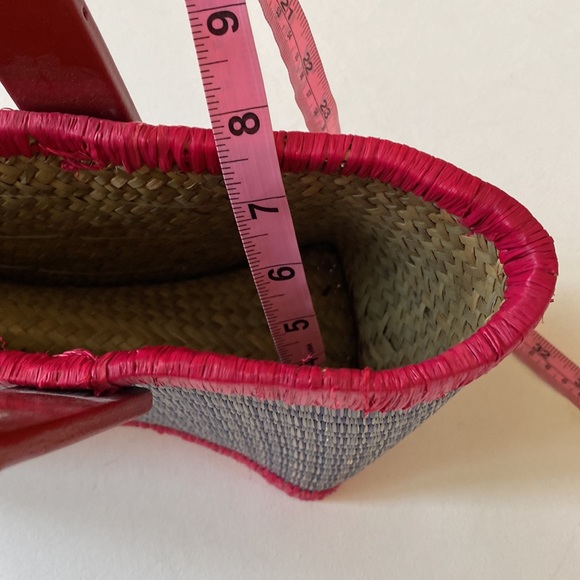 Vintage straw wicker boho wooden red handle purse - Picture 7 of 9